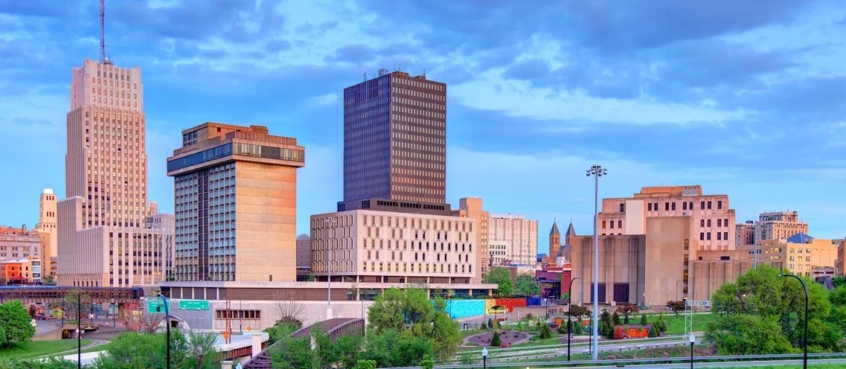 Mulch Mound Mulch Delivery in Akron, Ohio