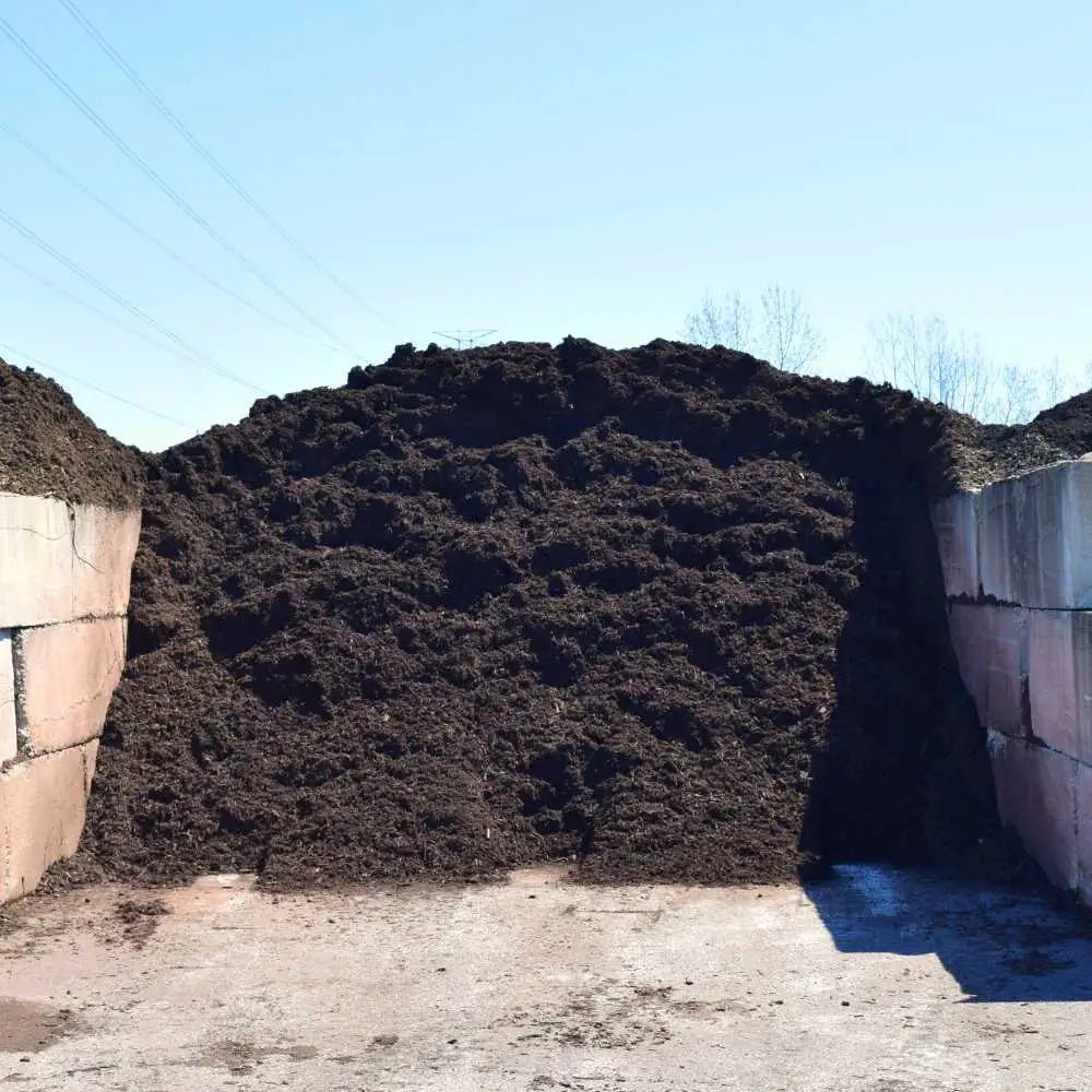 Columbus Mulch Delivery - Mulch Mound